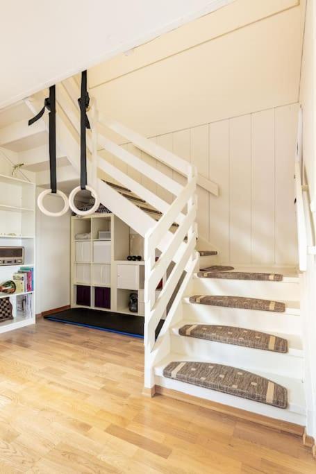 - Quiet And Cosy With Cat And Garden Apartment